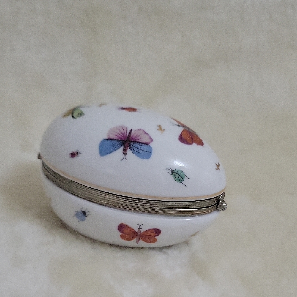 ARDALT JAPAN. Lenwille Hand Painted Egg. Trinket Box.
